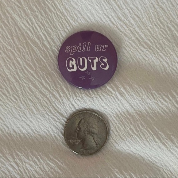 Olivia Rodrigo Guts Gallery Album Pin NYC Pop-Up Exclusive Collectible - Picture 3 of 3